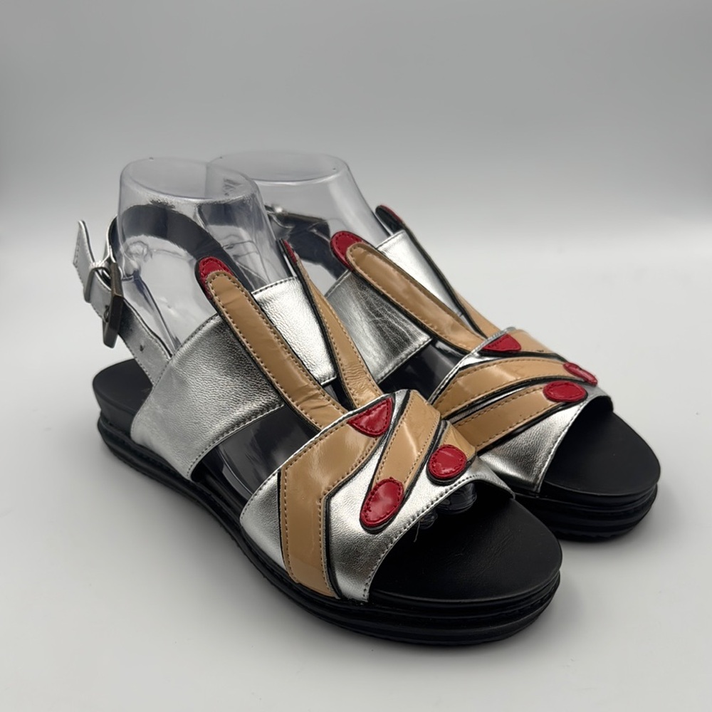 Minna Parikka Silver and Tan Sandals with peace sign - Picture 3 of 6